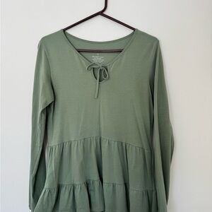 Women's Elegantees sustainable sage green Long Sleeve Top Size SM